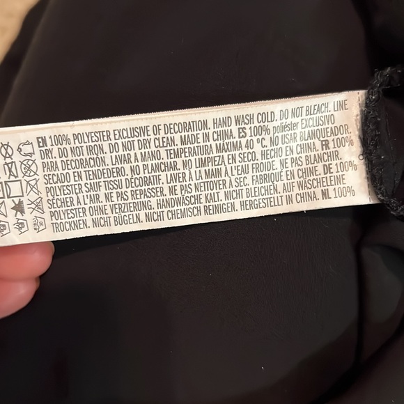 Forever 21 black dress with cinched waist size XS - Picture 8 of 8